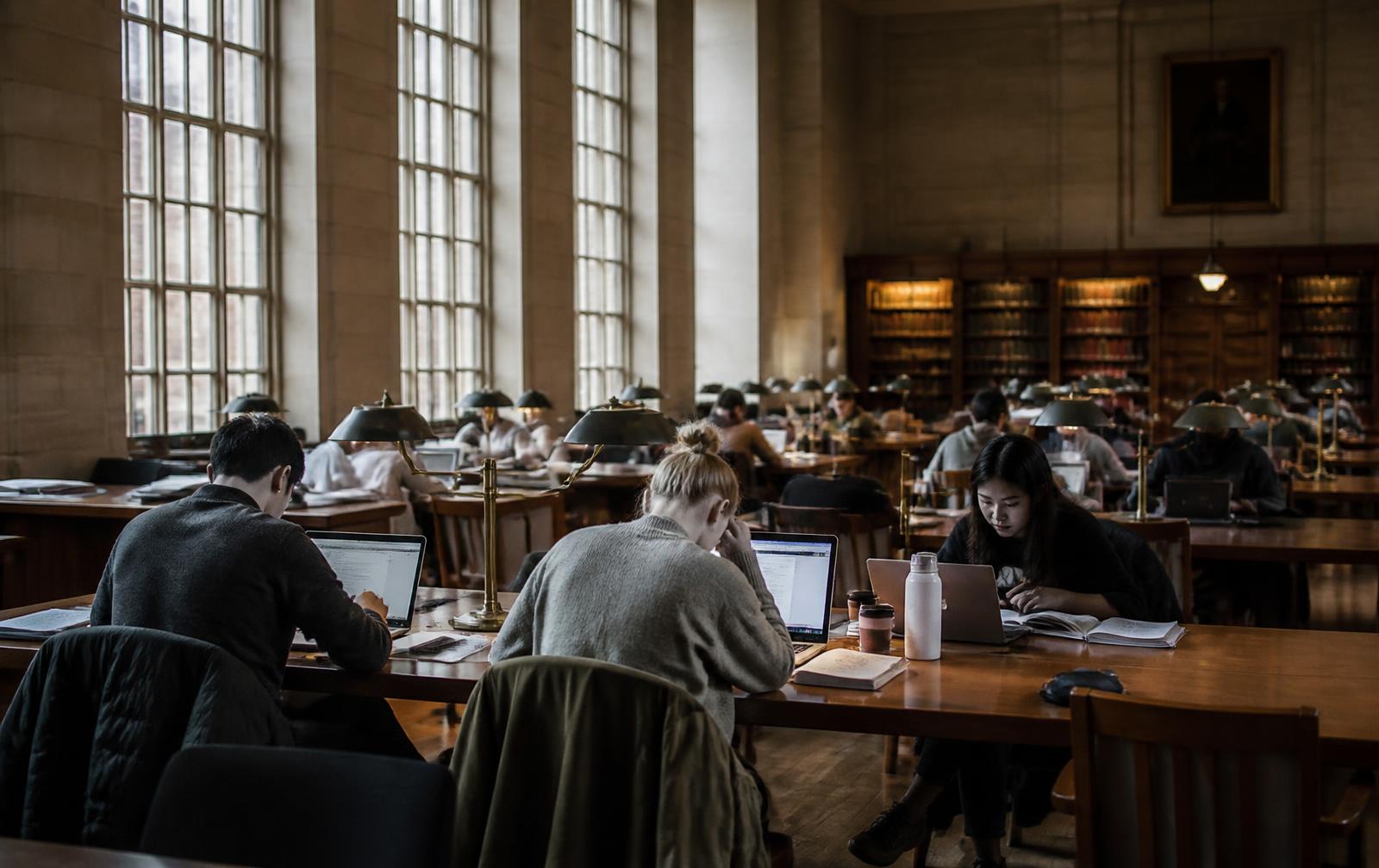 Lesesaal der Universitätsbibliothek